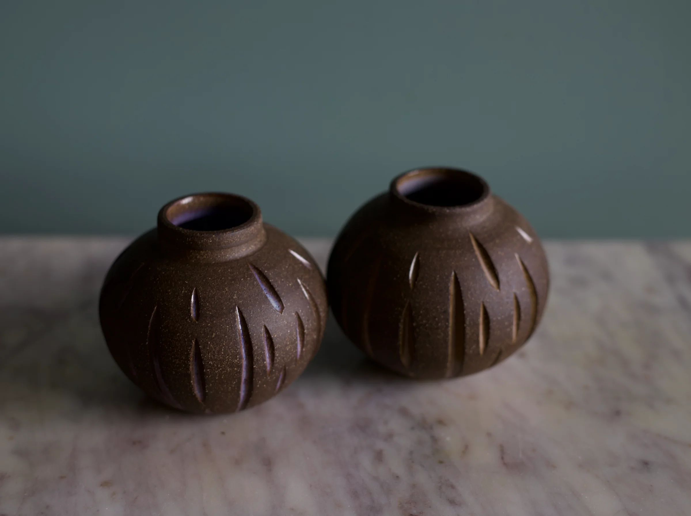 Round bud vase 4