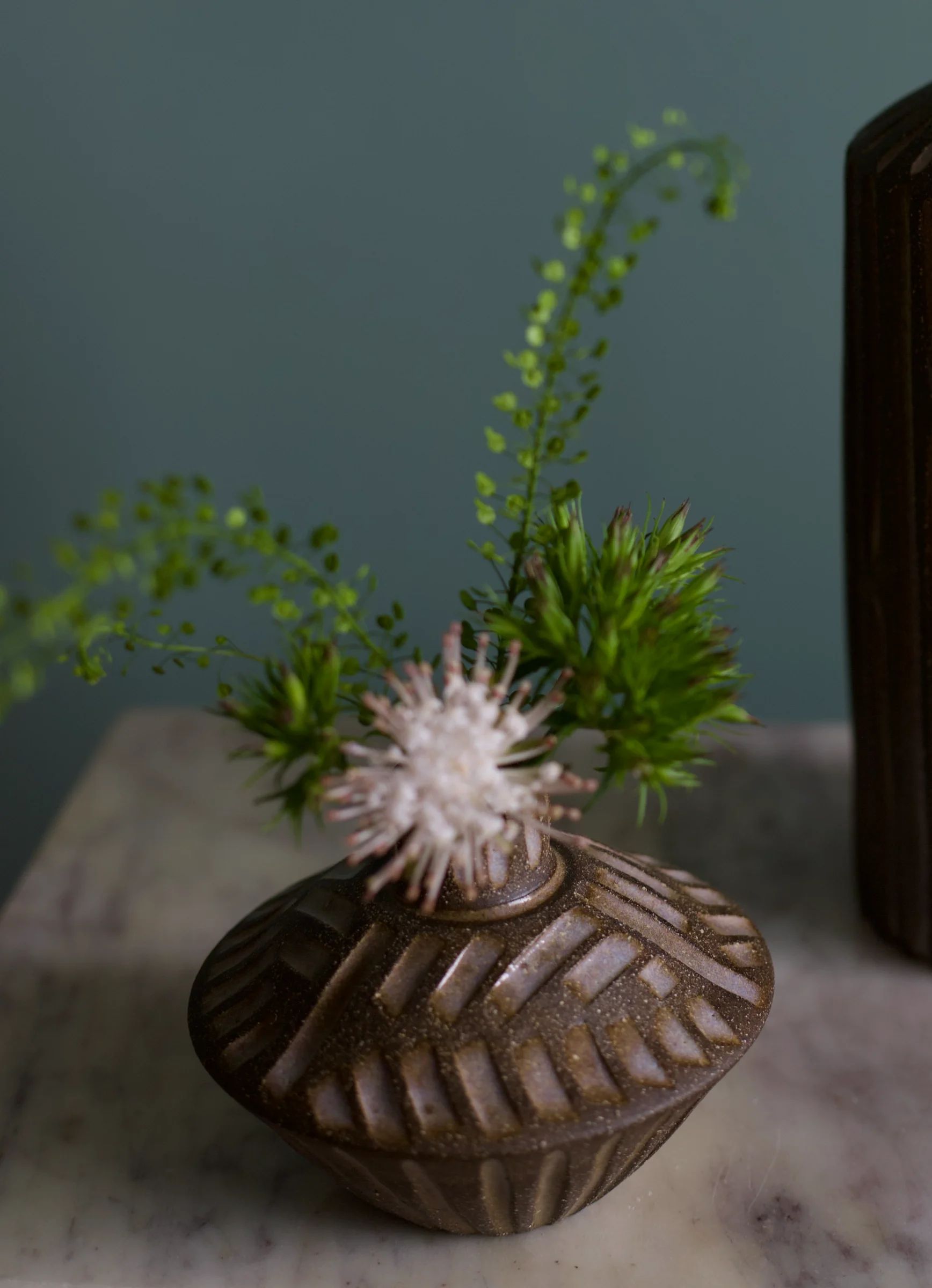 Saucer bud vase 2