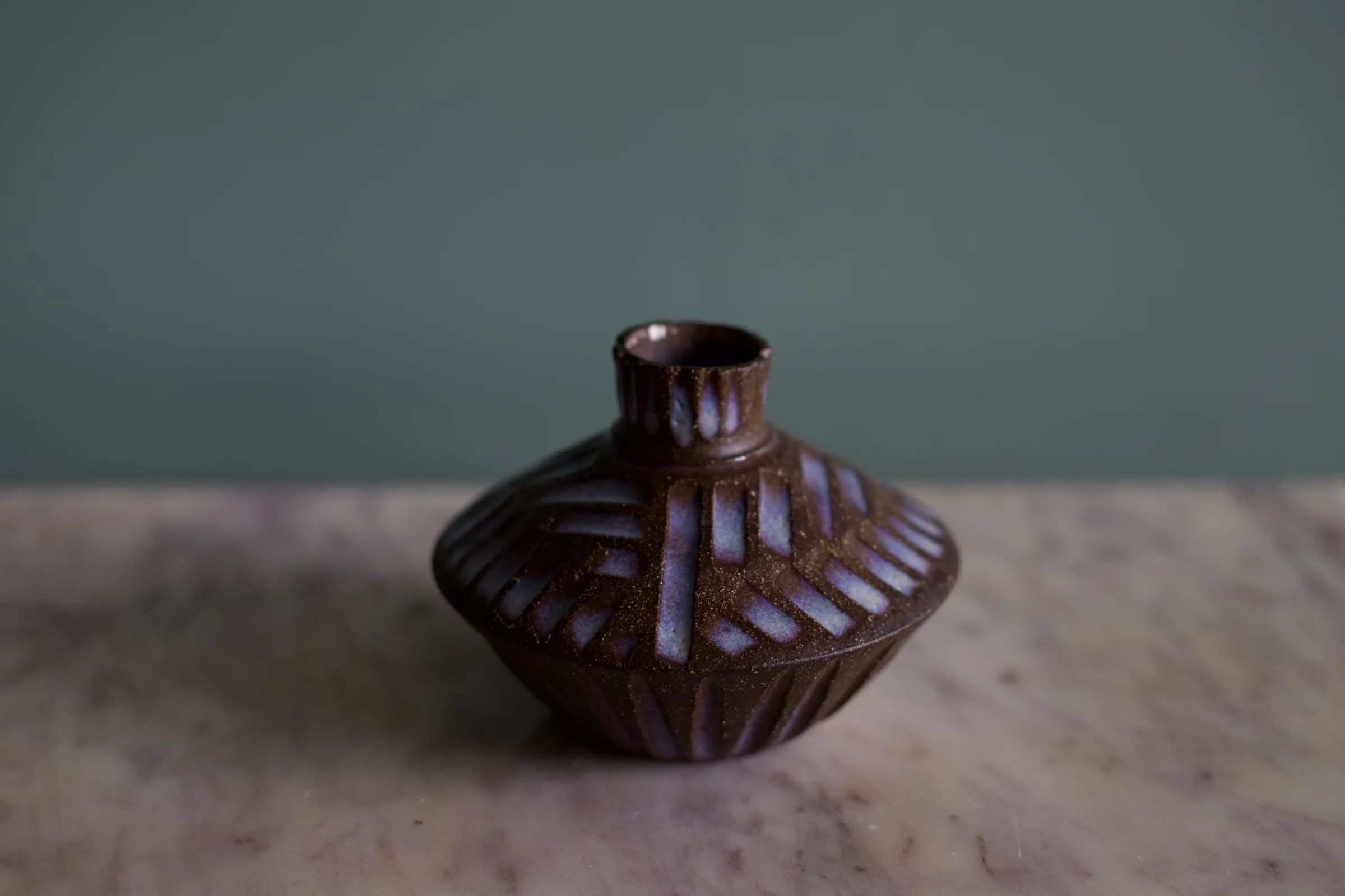 Saucer bud vase 3