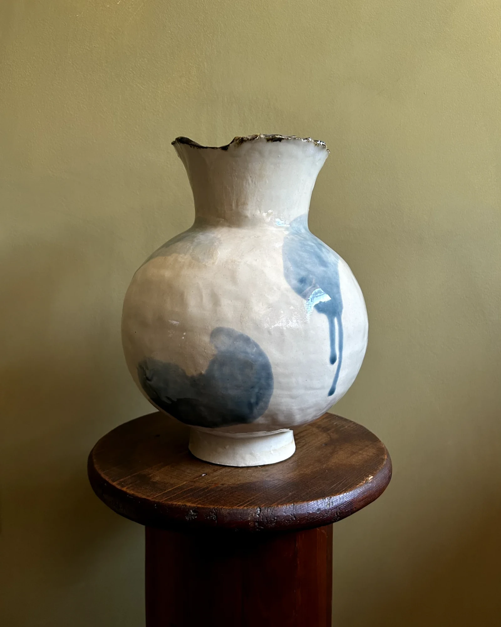 Blue Swoop Moon Jar by Meltz