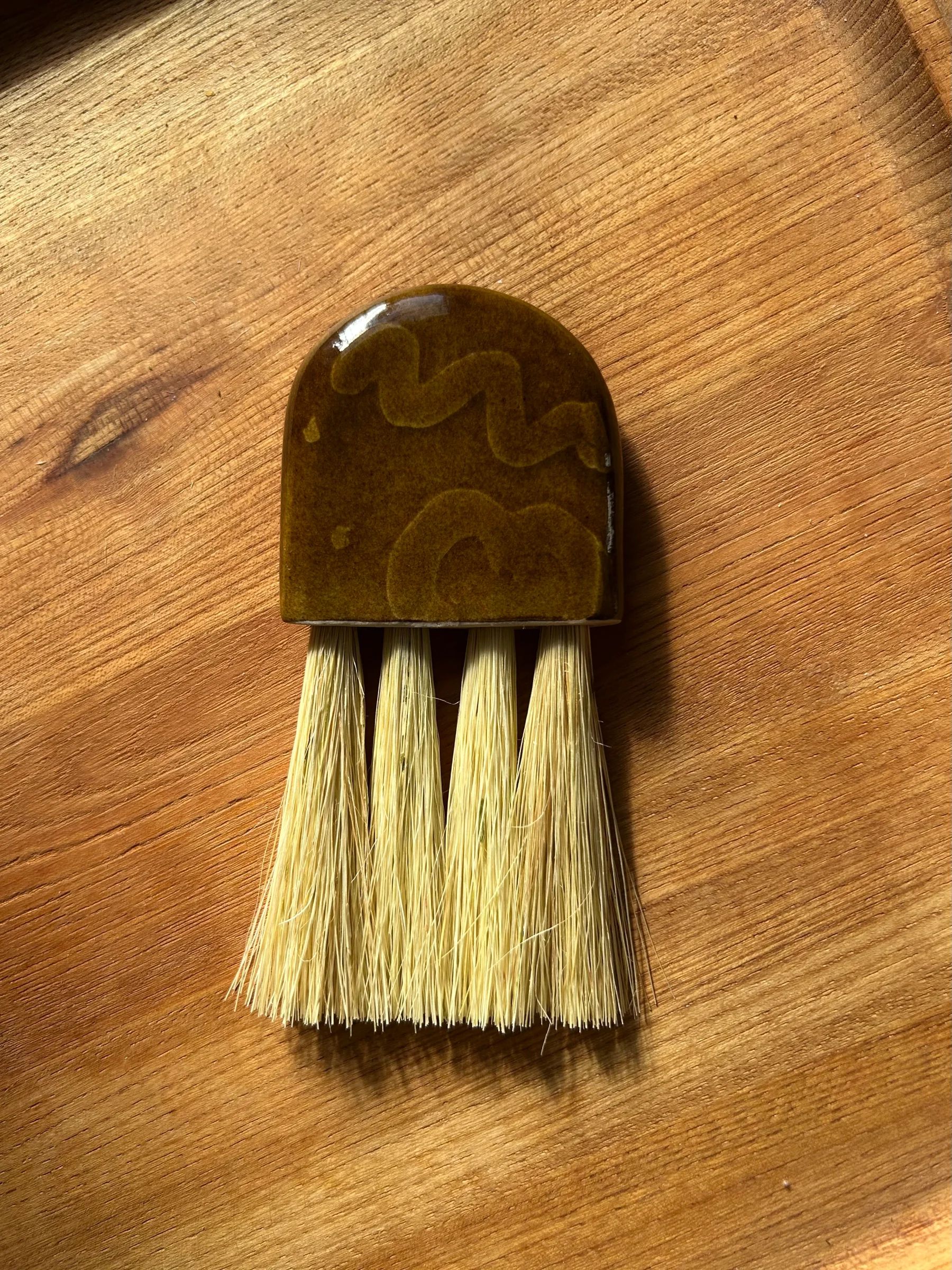 Brown Doodle Dome Brush