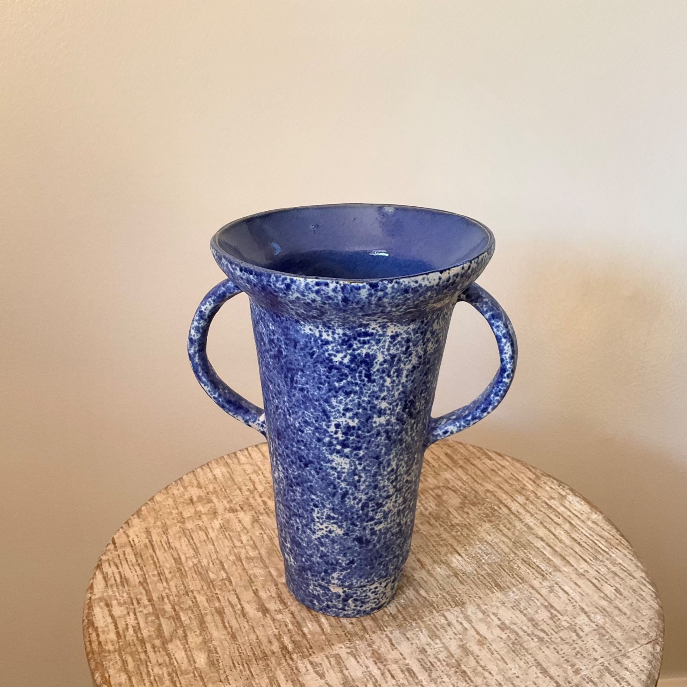 Vase with handles 2